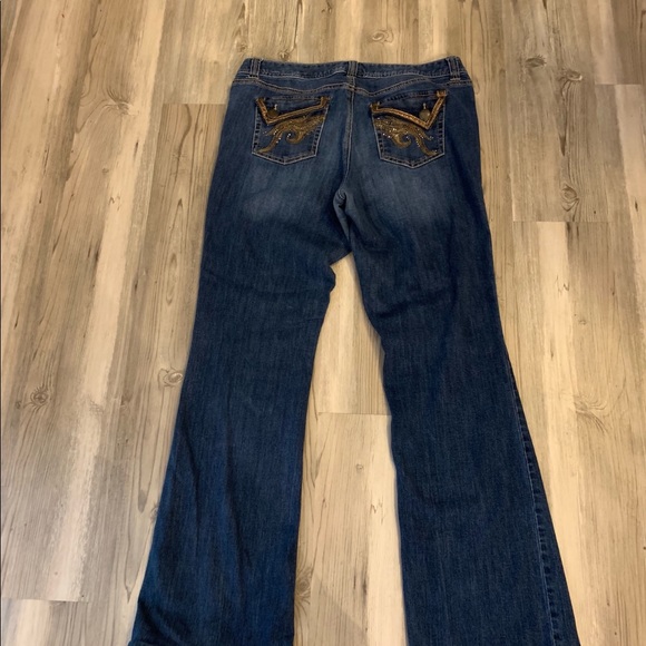 Cache Jeans - Picture 3 of 6